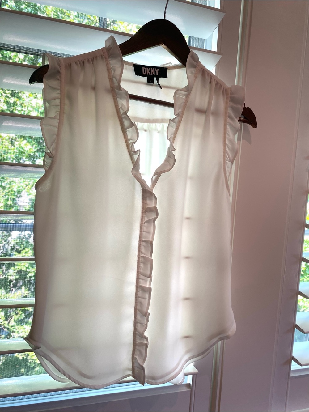 DKNY Ruffle-Trim Sleeveless Blouse White (loose fit)